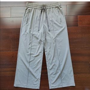 Aritzia TNA Holieway pant taupe size s